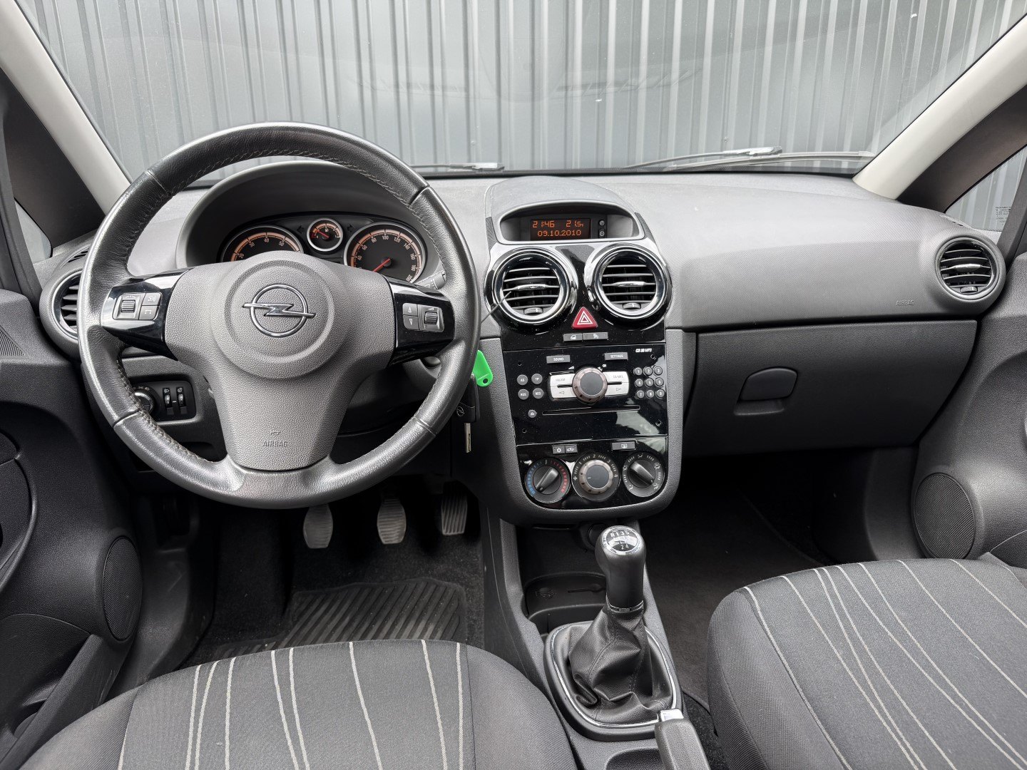Opel Corsa 1.2-16V '111' Edition 13