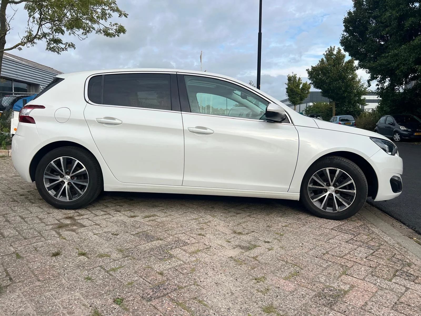Peugeot 308 5