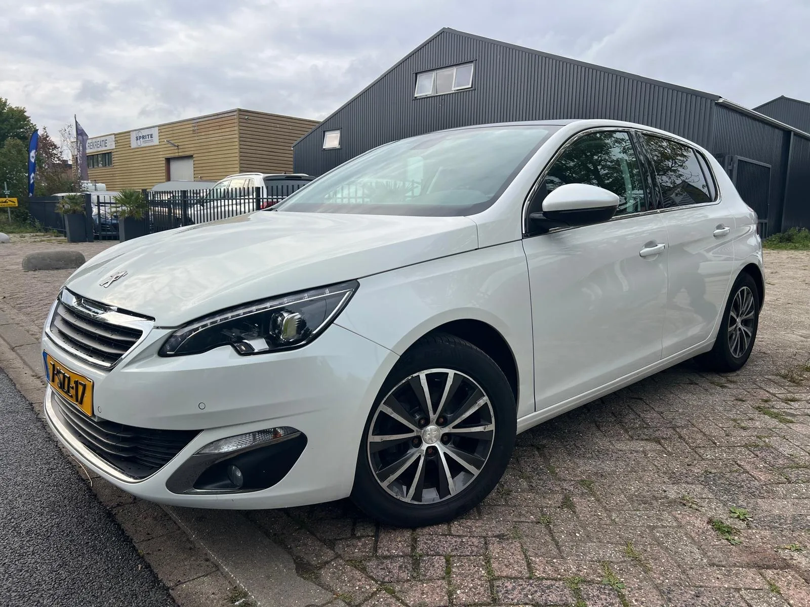 Peugeot 308 8